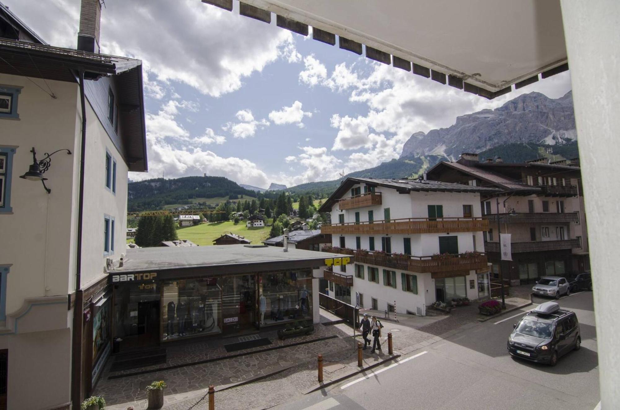 Accogliente Appartamento In Corso Italia Cortina d'Ampezzo Exterior photo